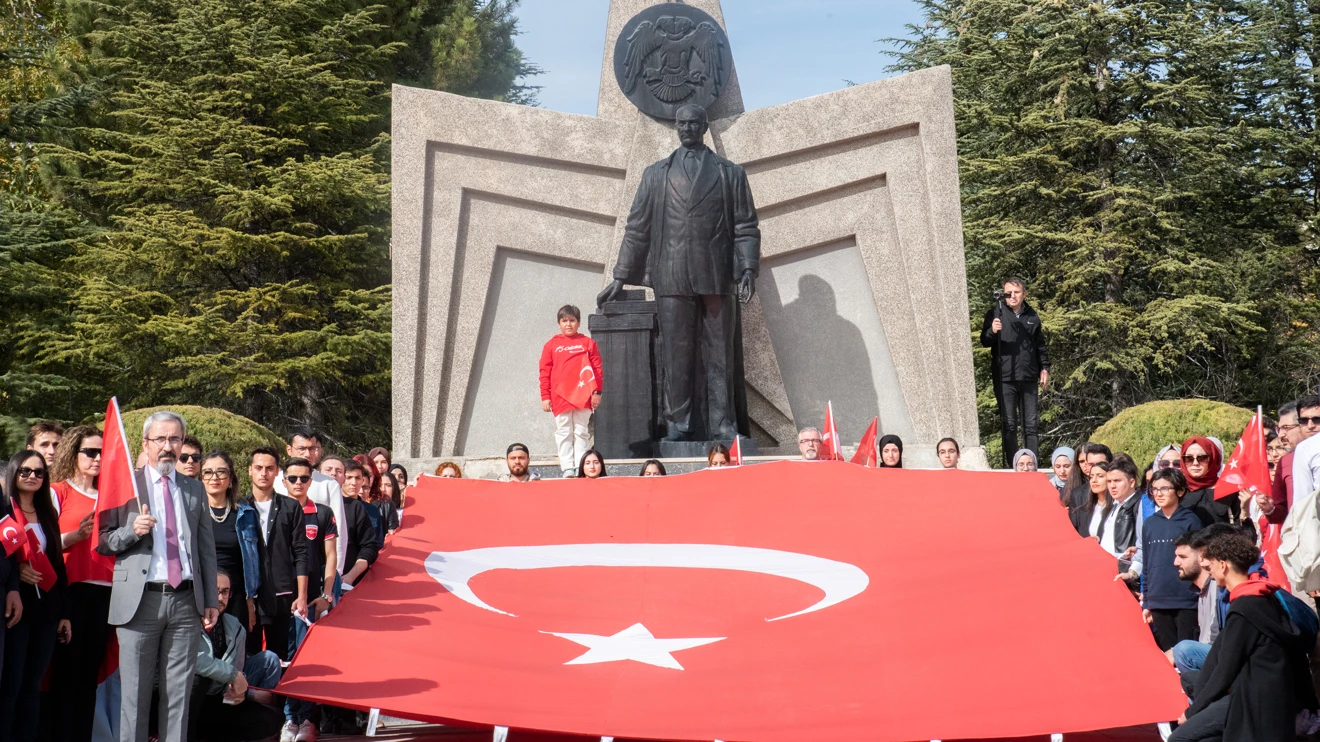 Selçuk Üniversitesinde ‘Cumhuriyetimizin 100. Yılı Yürüyüşü’ düzenlendi